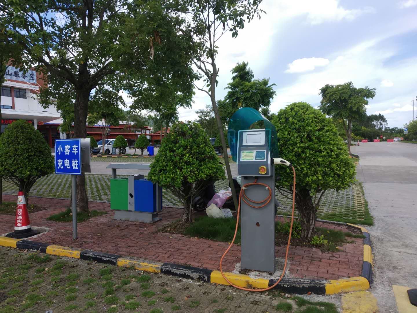 新能源充电桩拐点将至?带你了解真实的小区充电桩