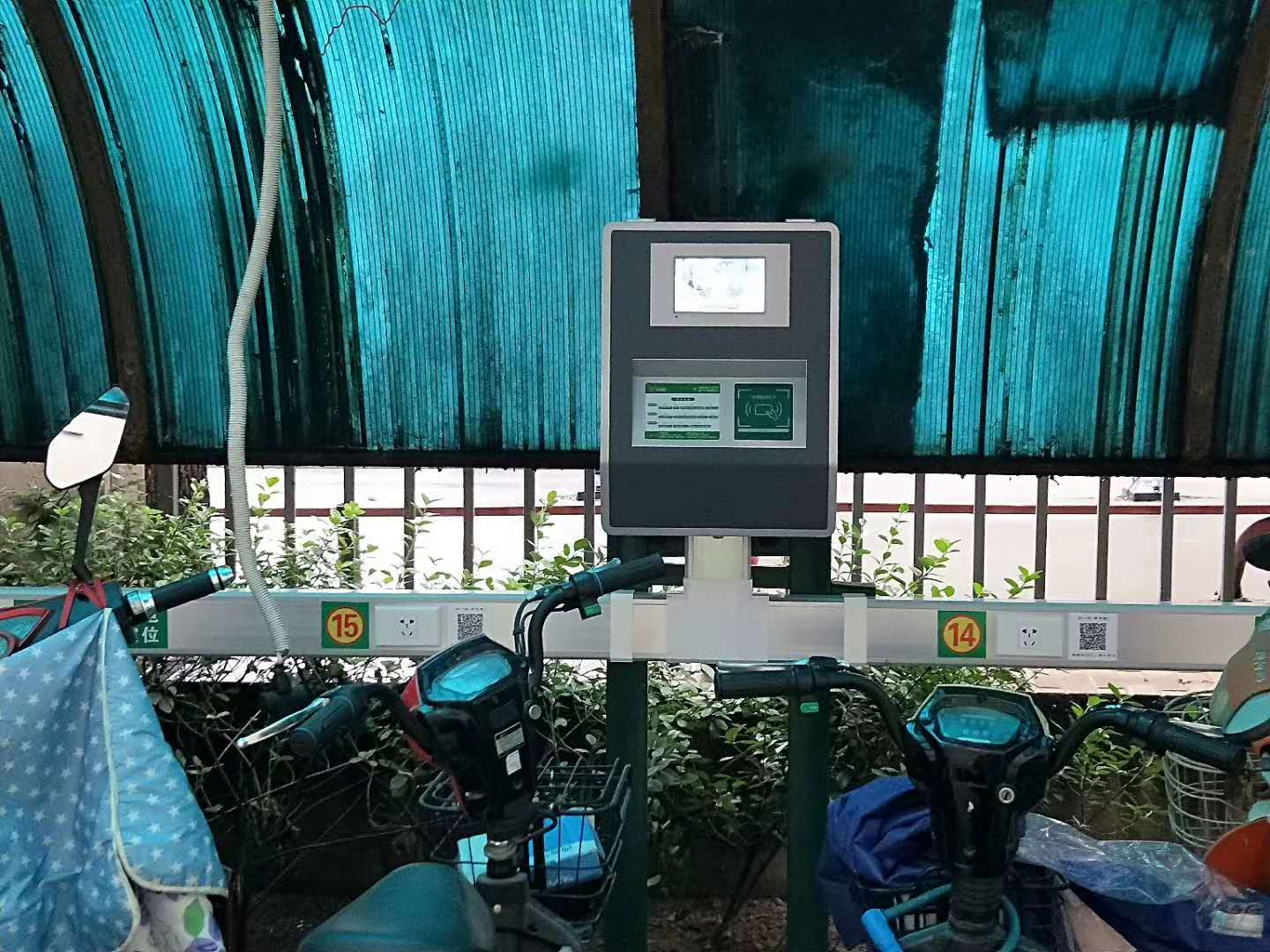 新能源充电桩拐点将至?带你了解真实的小区充电桩